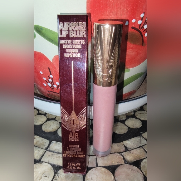Charlotte Tilbury Other - Charlotte Tilbury Airbrush Flawless Matte Lip Blur Liquid Lipstick